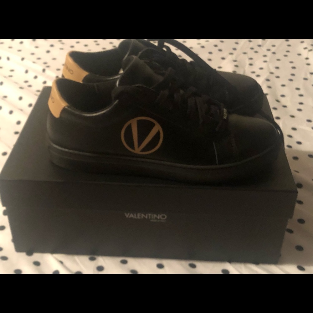 Valentino Petra Sneakers - Picture 2 of 8